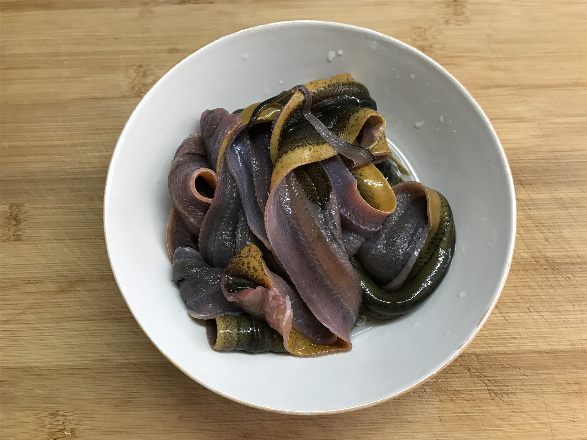 夏天,少吃猪肉多吃它,蛋白质含量高,简单一炒,鲜香入味又营养|鳝片