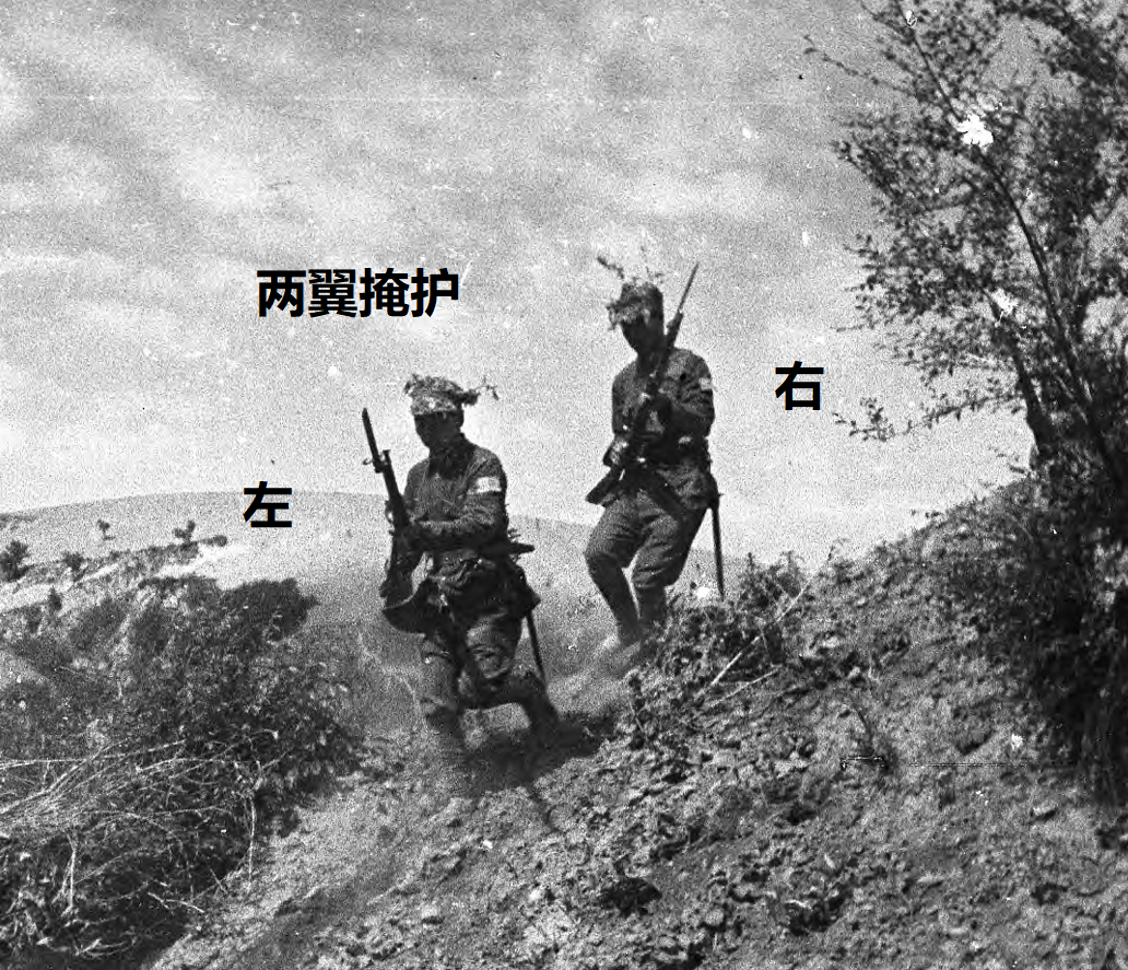 以三三制队形向日军冲锋的八路军,犹如猛虎下山一般势不可挡!