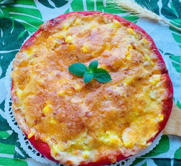 创意满分用火龙果榨汁做的玫红色披萨好看又好吃