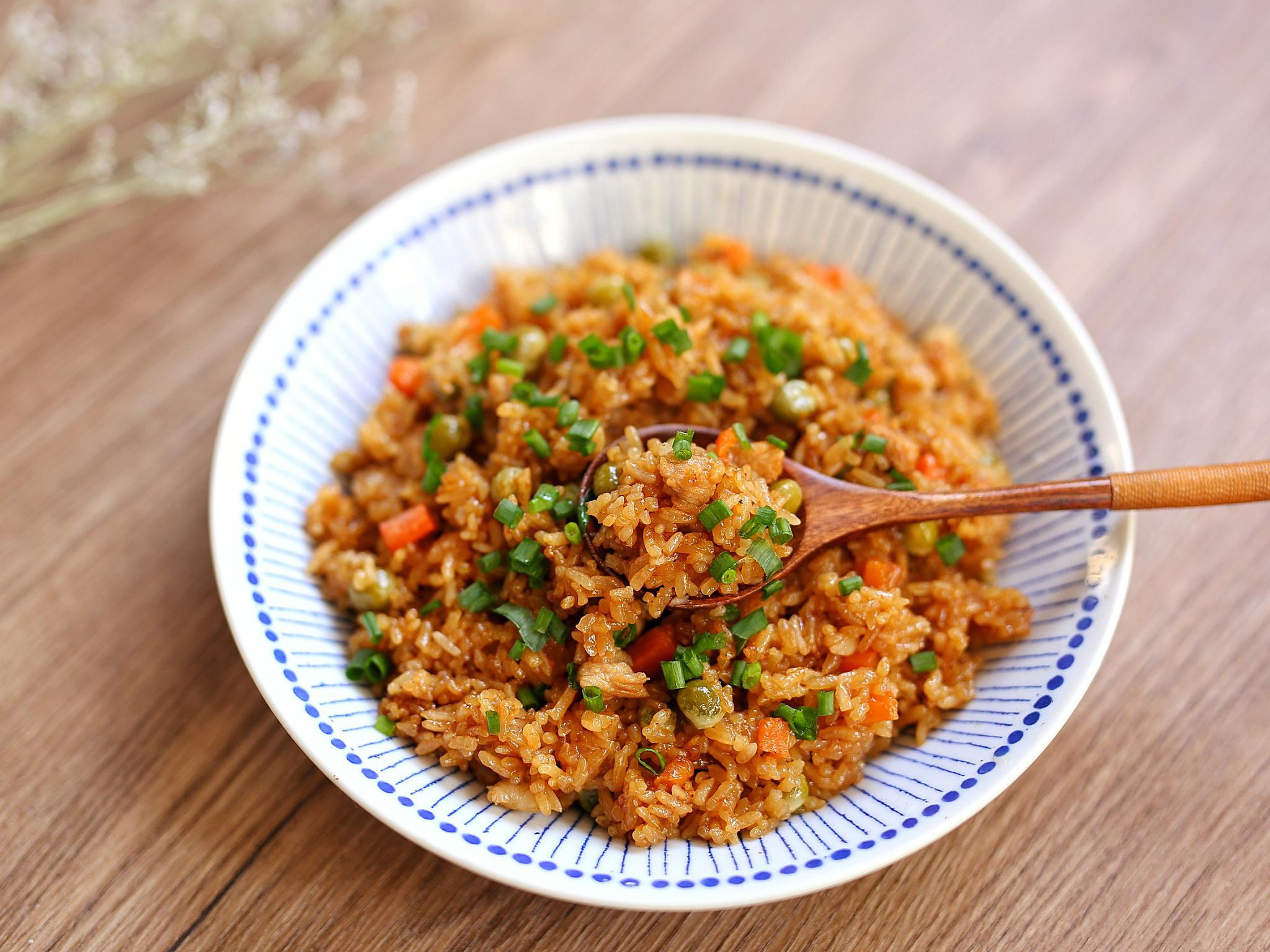 这道懒人焖饭做过不下百次味道实在太赞了谁吃谁知道