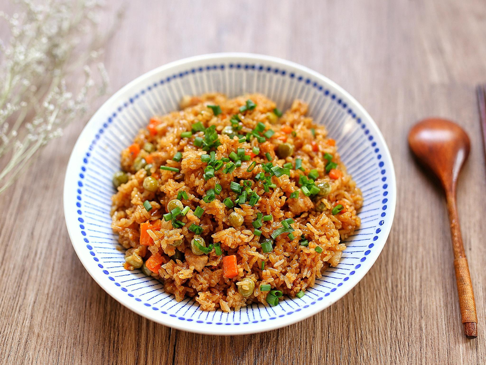 这道懒人焖饭做过不下百次味道实在太赞了谁吃谁知道