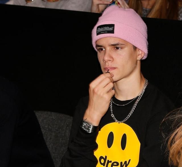 justinbieber个人服装潮牌drewhouse成为年度冠军新品牌