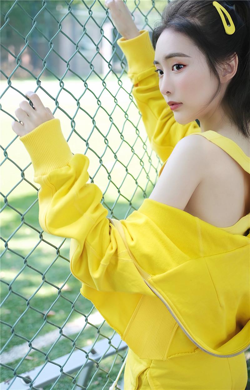 夏甜甜伦敦校园写真大片 淡黄色套装清纯可人甜美靓丽