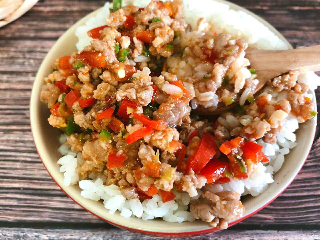 吃够了热辣的四川菜,来一点酸甜的云南菜吧