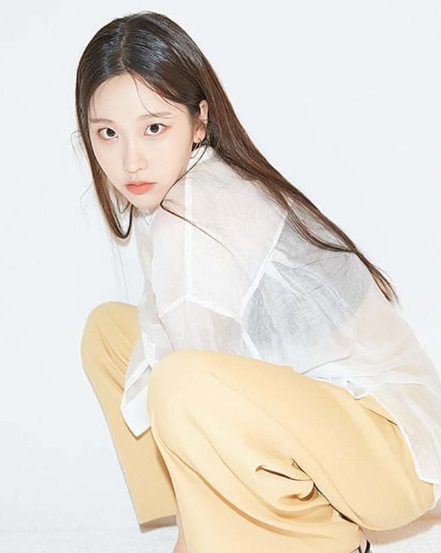 韩国momoland成员金娜允谈论少女时代是她的榜样