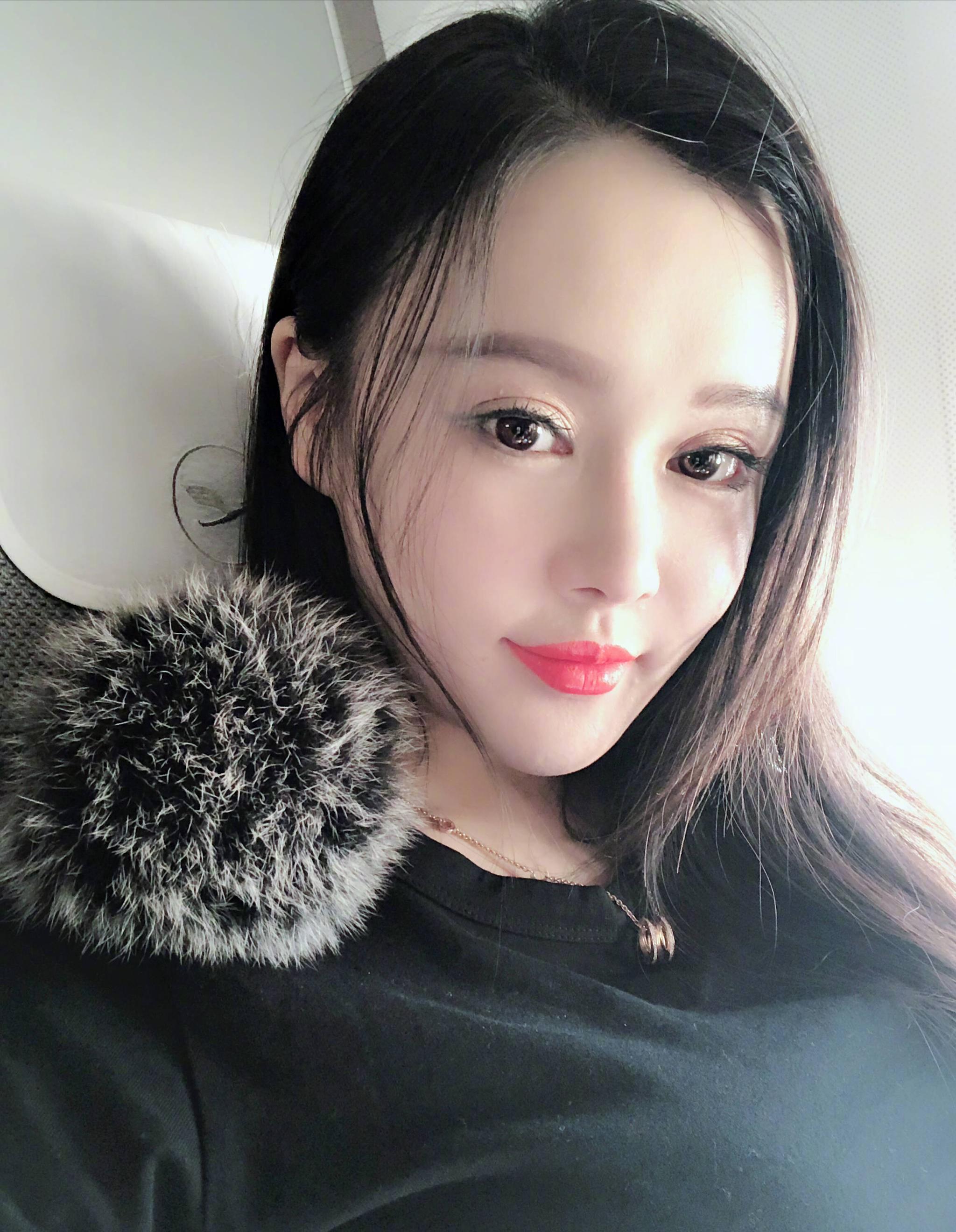 冉莹颖亲承一个人带大三个儿子,网友:仨儿子全是美国国籍