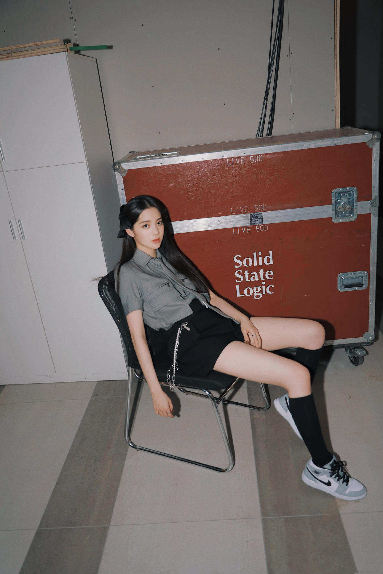 欧阳娜娜才20岁就赢别人几条街穿工装衬衫配短裤美出国际范