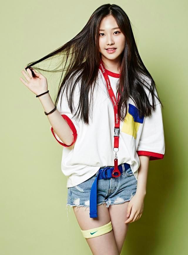 韩国momoland成员金娜允谈论少女时代是她的榜样