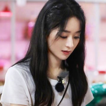 赵丽颖参加品牌活动,却全程被路人喊杨幂,她的回应很大气休闲区蓝鸢梦想 - Www.slyday.coM 赵丽颖参加品牌活动,却全程被路人喊杨幂,她的回应很大气休闲区蓝鸢梦想 - Www.slyday.coM