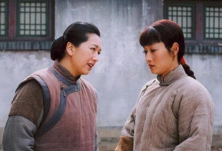 月牙儿女儿沦为暗娼母亲平静助力贫穷是堕落的原罪吗