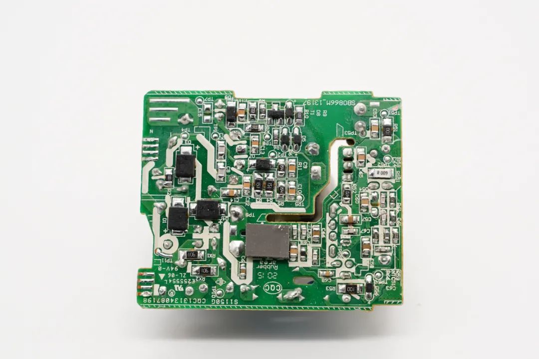 魔改团队又增一员小米33wpd快充拆解