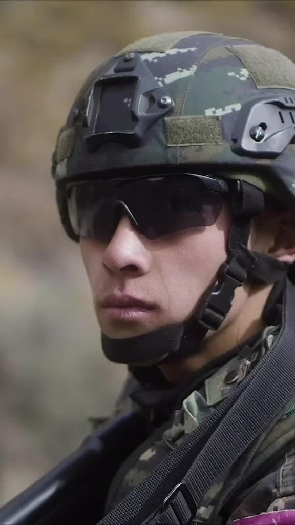 真是太暖了! 热门君带你走进兵哥哥训练日常