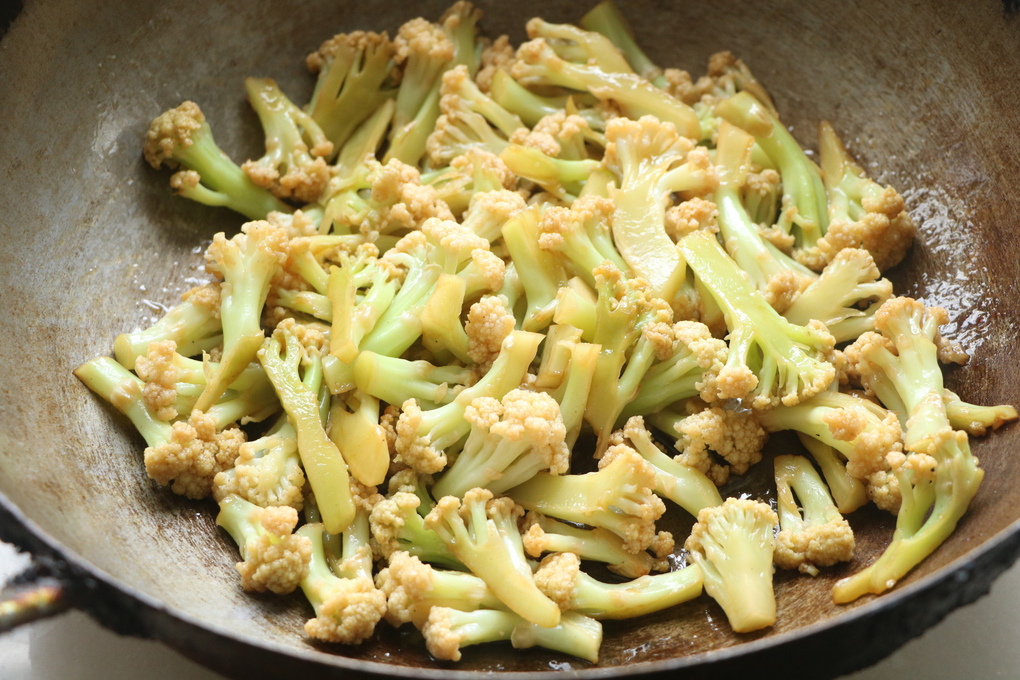 不想吃大鱼大肉,试试这款家常小炒,好吃到停不下来,美味