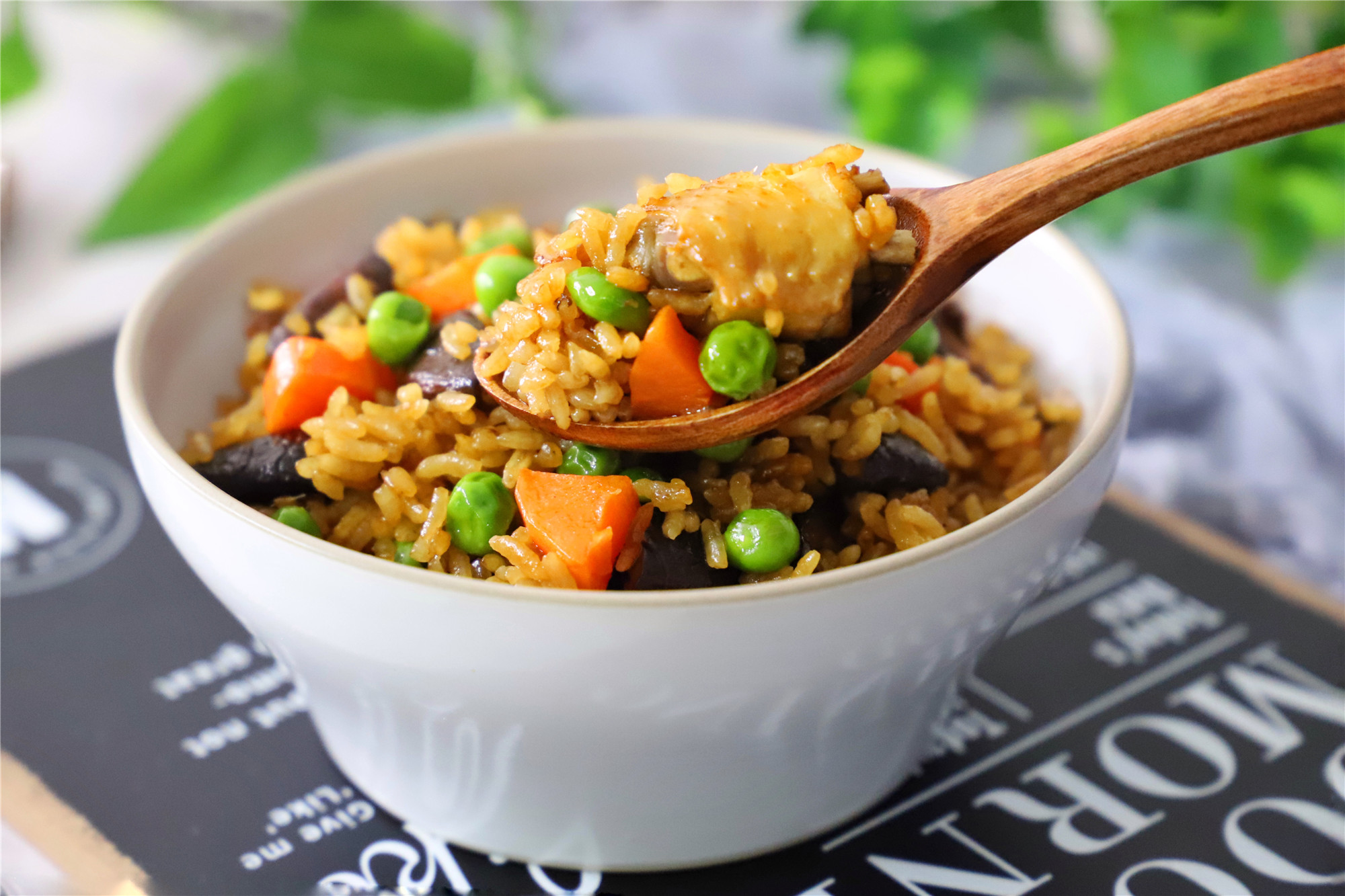 比煲仔饭好吃的快手焖饭,饭菜一锅出,省时又省事,懒人最爱