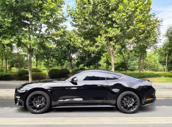 38万买到23t野马暗夜骑士版朋友直言和宝马3棋逢敌手