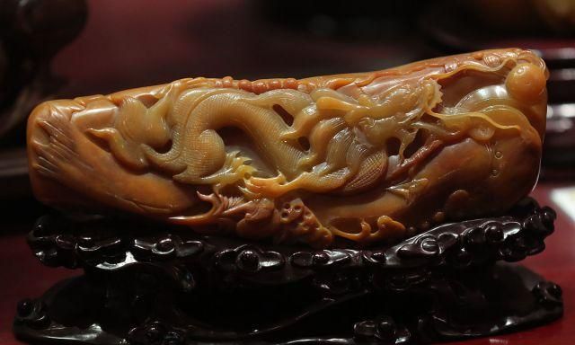 安徽黄山非遗传承人精雕细琢黄山玉从徽州石雕中传承而来