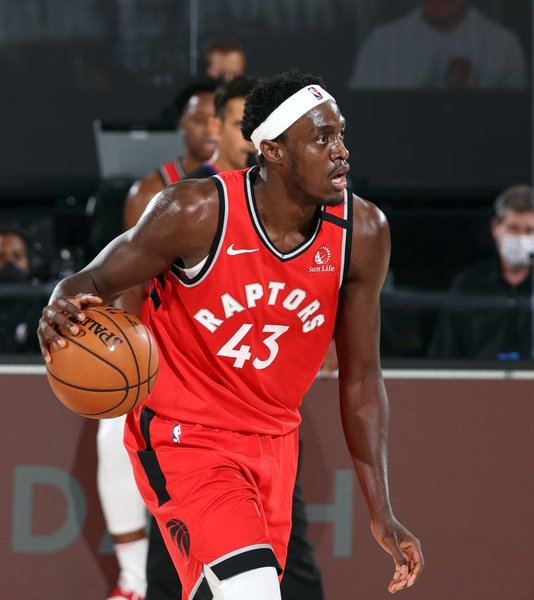 西亚卡姆全场砍下26分8篮板5助攻|西亚卡姆|篮板|猛龙_新浪新闻