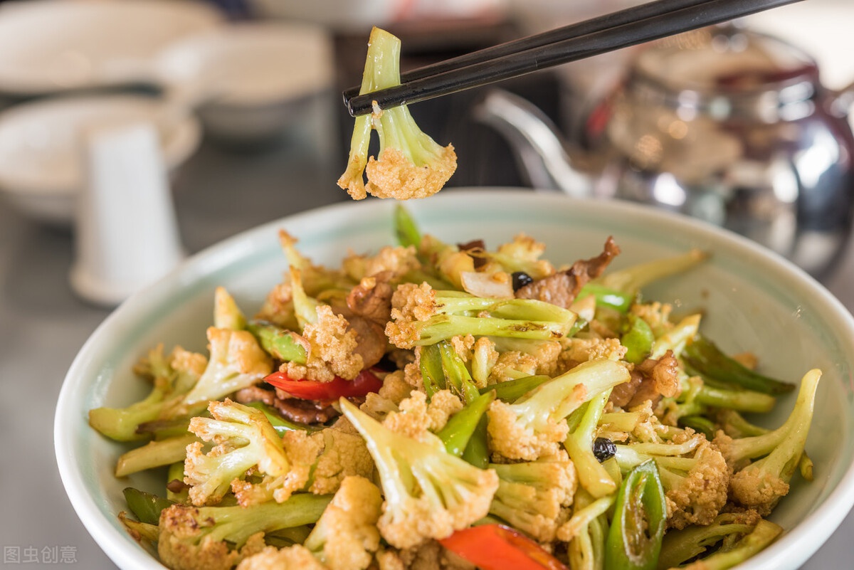 菜花炒肉片,如何让菜花清脆入味,肉片嫩滑鲜美,有几个小秘诀