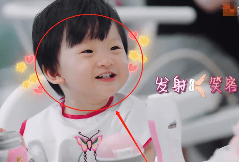 32岁赵丽颖被小宝宝叫姐姐,李浩菲却被区别对待,这称呼是认真的