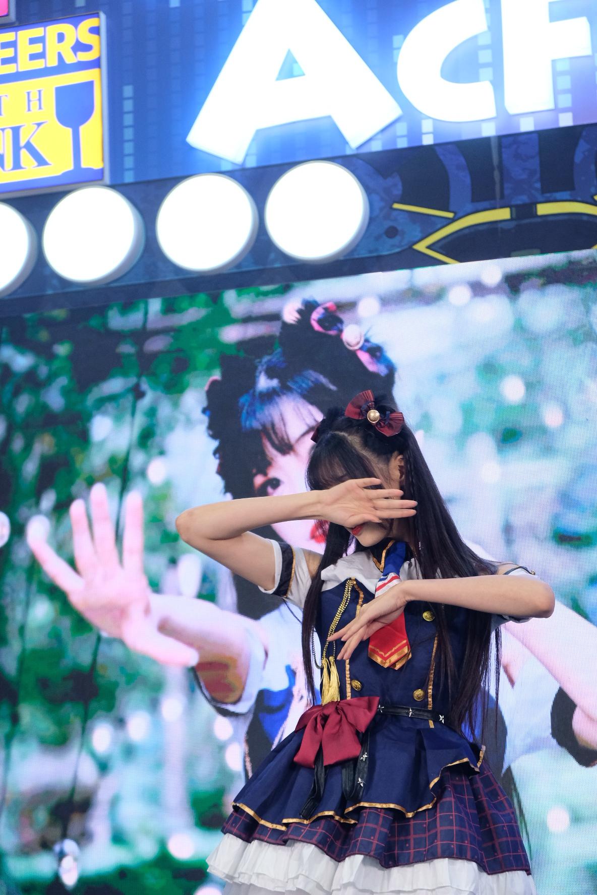 我有充足的证据证明,舞力全开的@未南-nana 向我发射爱心泡泡