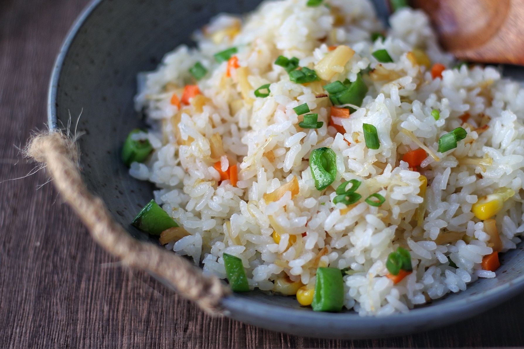 一个人下班不知道吃什么?分享干贝鲜蔬炒饭的做法,简单营养美味