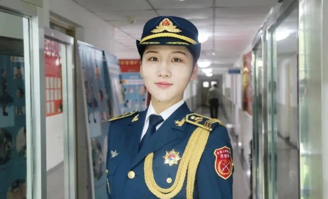 女兵唐烁,去得最多的地方是人民大会堂