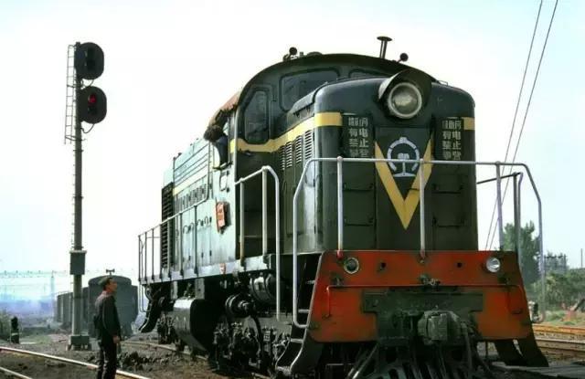 中国首条免费火车曝光,印度国内百姓:好羡慕啊!