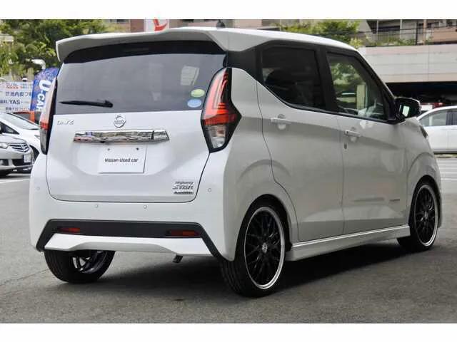 日产犀利的小型面包车