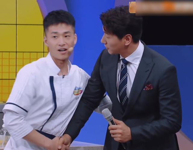 中餐厅4最自觉的嘉宾还没和店长见面就直接干活了