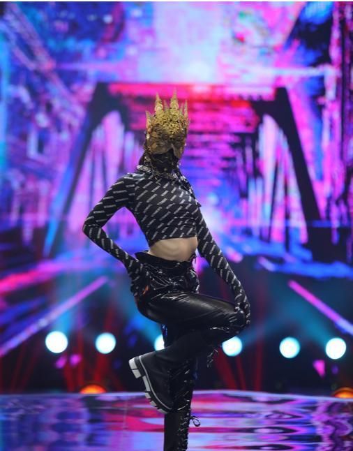 抖音蒙面舞王舞力全开战火升级超高难度舞蹈动作燃炸全场