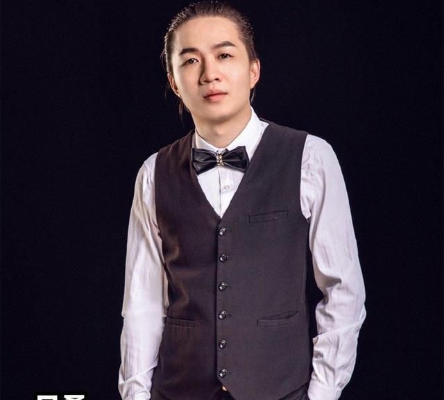 吕德华直播喊话景慧男友葛歌你号没了粉丝暴躁面具好评