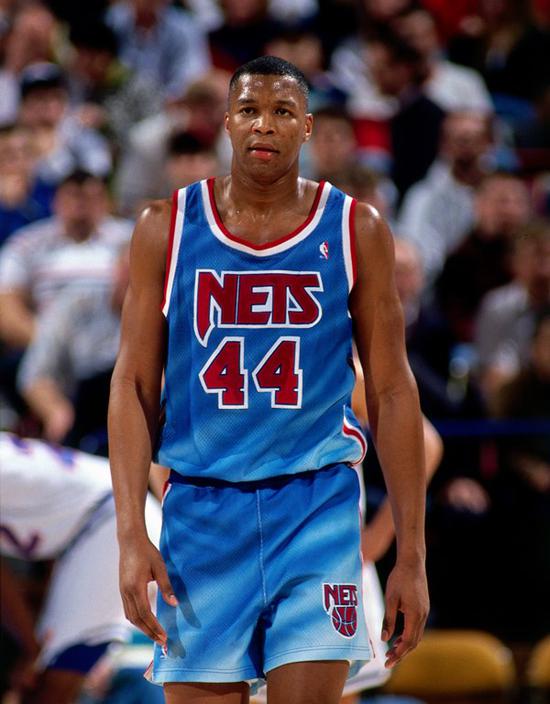 身家上亿的nba富豪如何破产?状元经商赔4亿,沃克欠债卖冠戒