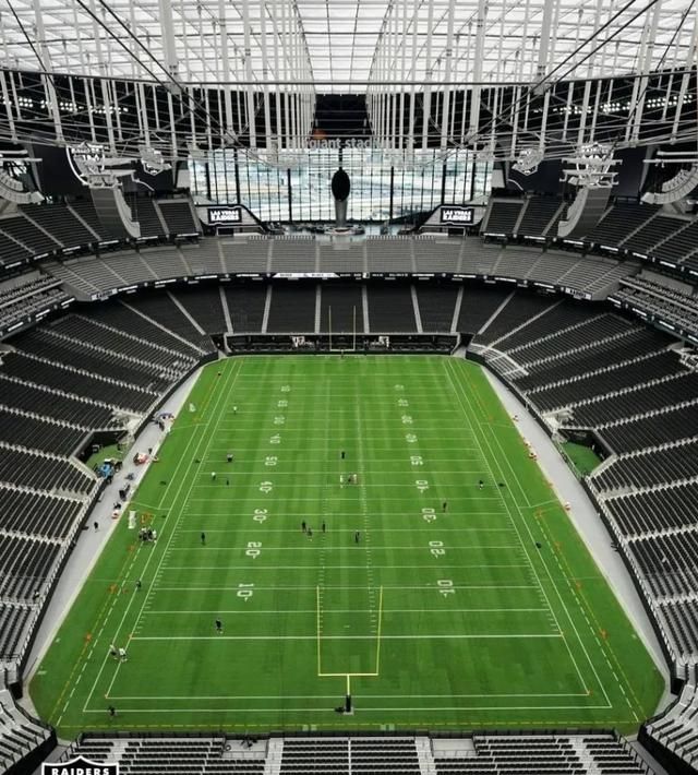 星"有些类似这座球场十分雄伟感谢大家过去60年都把黑银穿在身上"球员