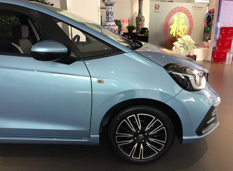 店内实拍2021款本田飞度!油耗5.2l,预售8.18万元