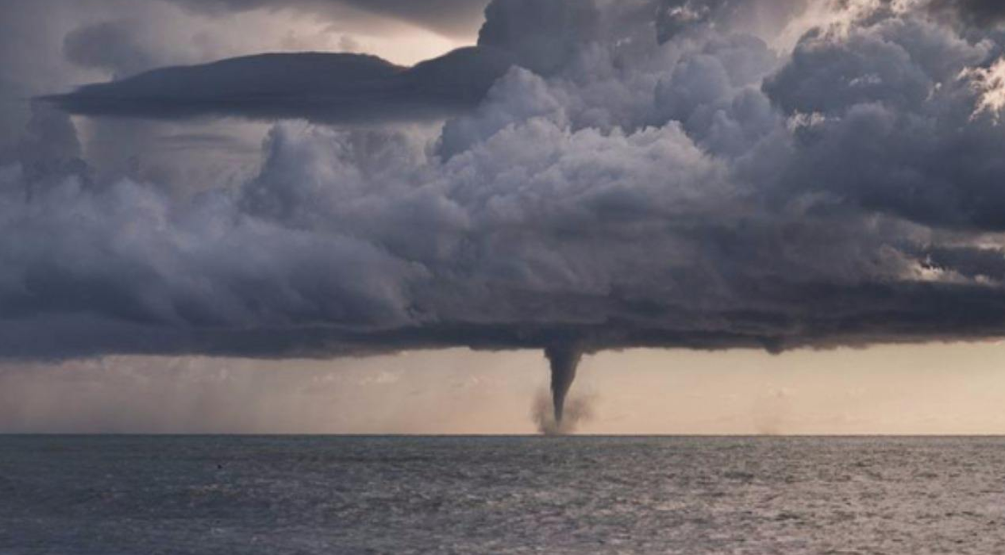 我国曾1小时内现"九龙吸水",如何形成的?|九龙|六龙|奇观_新浪新闻