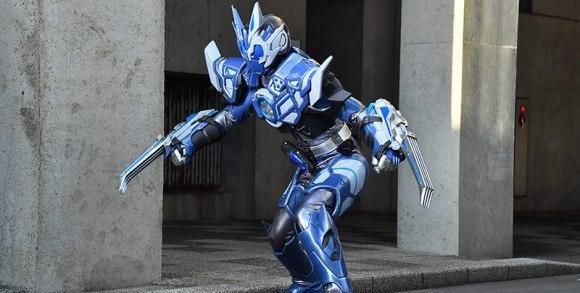 假面骑士01日本狼和亚克灭皮套均是拼凑而成的省省就是一个亿