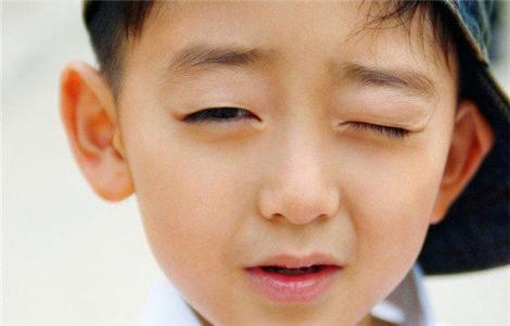 宝宝总是眨眼睛,家长要当心,有可能是这6个原因造成的
