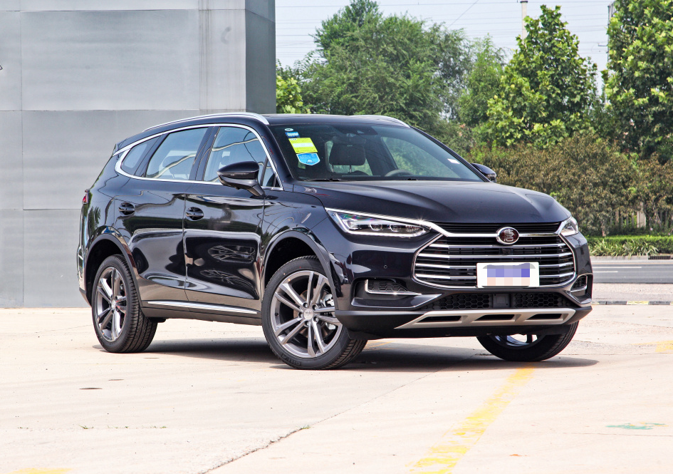 比亚迪新款7座suv,全息透明影像,配手机无线充电 负离子发生器