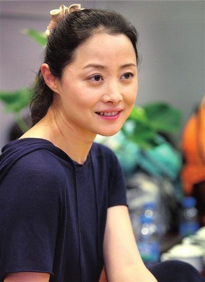 她因小宋佳插足而离婚,三婚再嫁第一任丈夫!如今儿子名气非常大