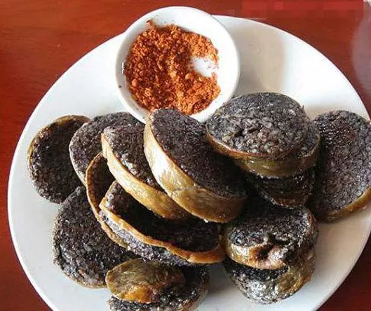 云南丽江小吃米灌肠香味浓郁糯滑爽口你吃过吗