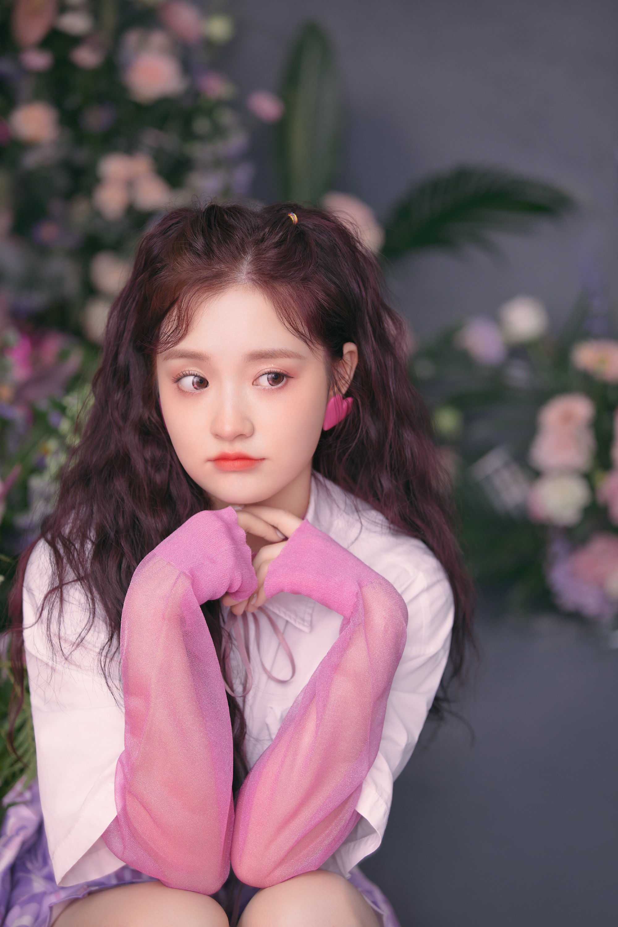 张楚寒新歌《bunny》首发 挑战"一人成团" 青创姐妹合体助力