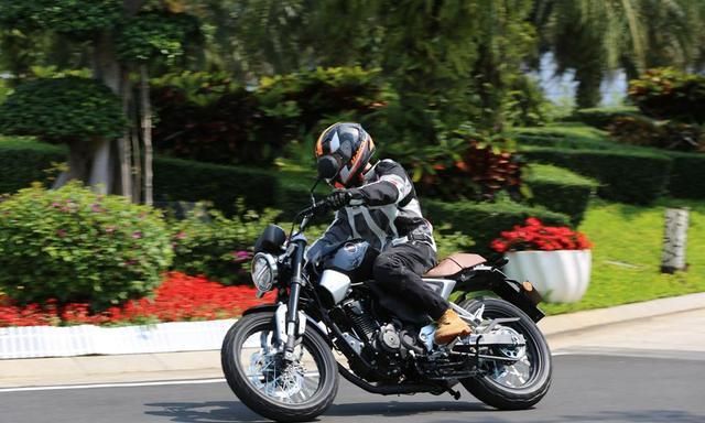 190cc单缸风冷的五羊本田鸷道,1.8万的售价是否足够有诚意?