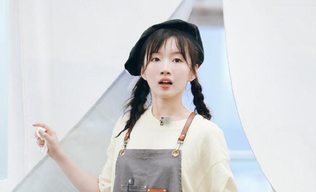 中餐厅赵丽颖房间乱被吐槽冤吗其实她可以学一下李浩菲