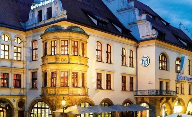 全球最大的啤酒馆距今已400多年历史有纯正的慕尼黑啤酒