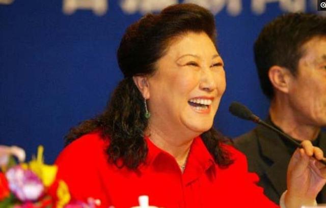 看完赵丽蓉的墓地,再看高秀敏的墓地,网友:令人敬重的演员