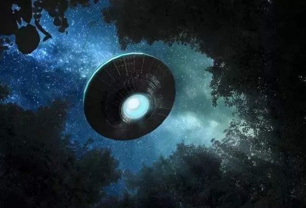 日本上空出现罕见ufo白色球体拖着十字架它到底是啥