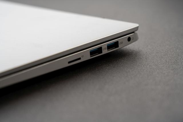 颜值与做工都很不错,酷比魔方i7book开箱图赏