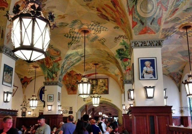 全球最大的啤酒馆距今已400多年历史有纯正的慕尼黑啤酒