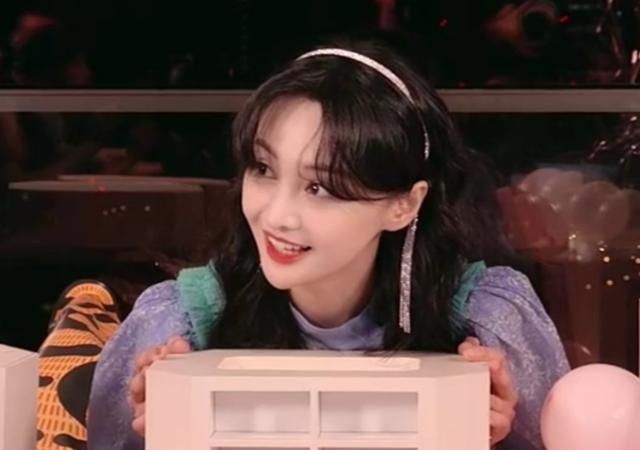 郑爽直播发脾气引争议6年大粉也脱粉了这次到底谁对谁错