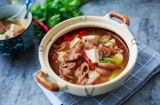 肥肠炖豆腐直接炖是错的多做1步肥肠不腥臭软烂还入味